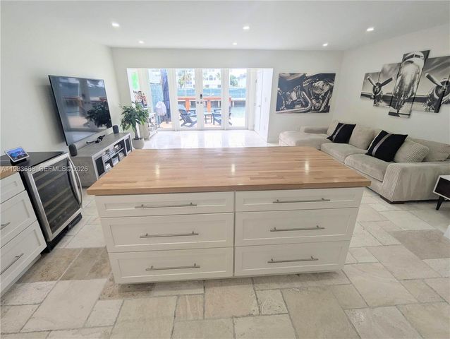 3789 NE 167th St 42, North Miami Beach, FL 33160