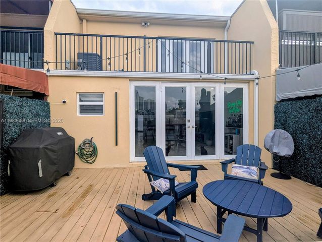 3789 NE 167th St 42, North Miami Beach, FL 33160