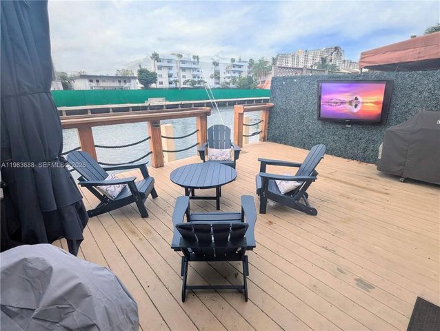 3789 NE 167th St 42, North Miami Beach, FL 33160