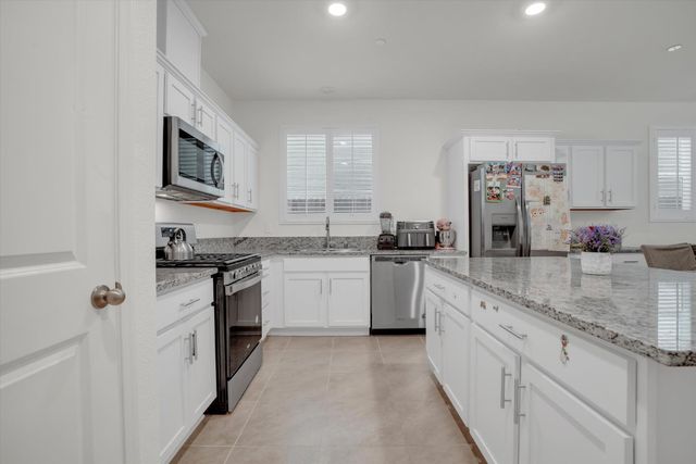 179 Sullivan Dr, Merced, CA 95348