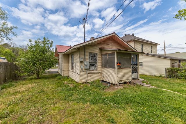 605 S Maxwell Street, Siloam Springs, AR 72761