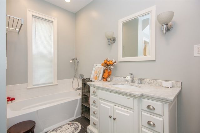 214 South St 1, Boston, MA 02130