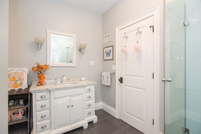 214 South St 1, Boston, MA 02130