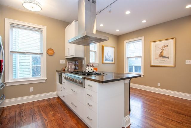 214 South St 1, Boston, MA 02130