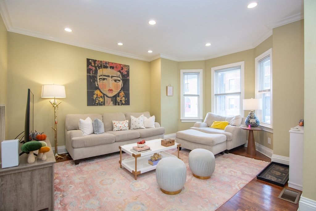 214 South St 1, Boston, MA 02130