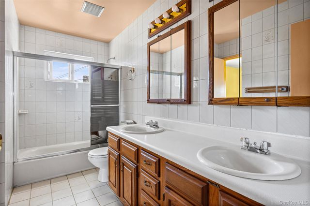 37 Evergreen Avenue, Bethpage, NY 11714