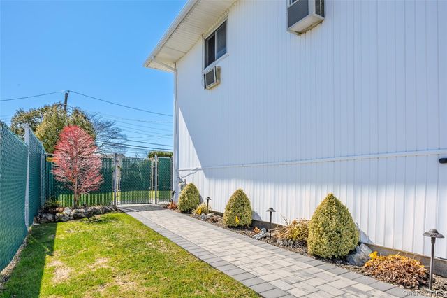 37 Evergreen Avenue, Bethpage, NY 11714