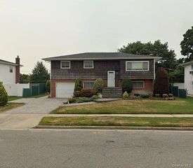 37 Evergreen Avenue, Bethpage, NY 11714