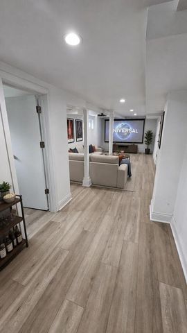 3244 N Osceola Avenue, Chicago, IL 60634