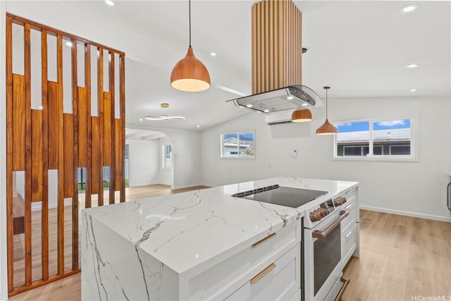 308 Hanakoa Street, Honolulu, HI 96825