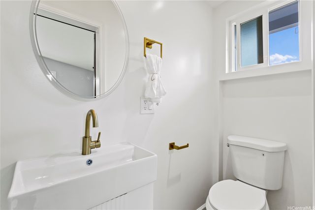 308 Hanakoa Street, Honolulu, HI 96825