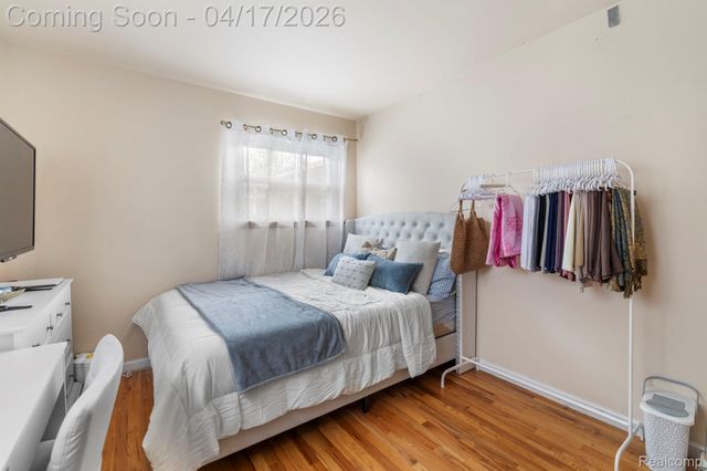 26705 Rouge River Drive, Dearborn Heights, MI 48127