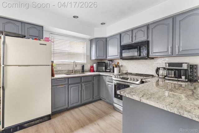 26705 Rouge River Drive, Dearborn Heights, MI 48127