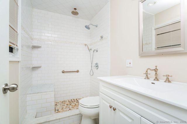 32 Redwood Drive, Bethel, CT 06801