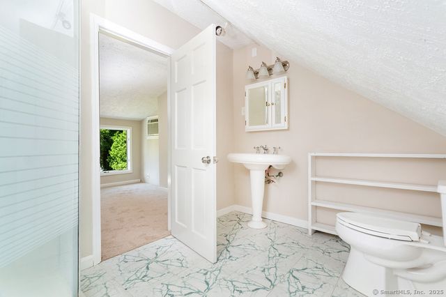 32 Redwood Drive, Bethel, CT 06801