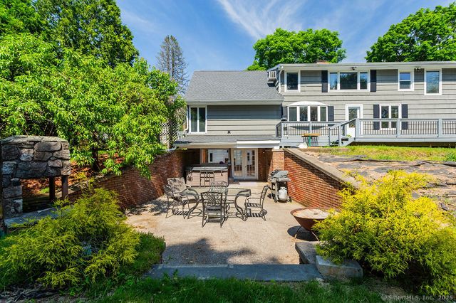 32 Redwood Drive, Bethel, CT 06801