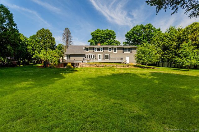 32 Redwood Drive, Bethel, CT 06801