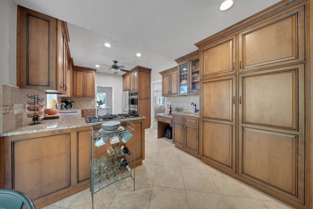 10563 Rim View Circle, Auburn, CA 95603