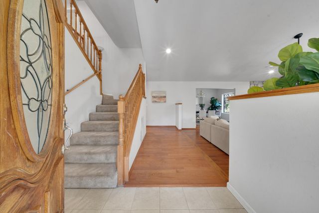 10563 Rim View Circle, Auburn, CA 95603