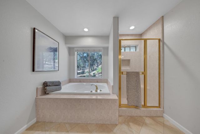 10563 Rim View Circle, Auburn, CA 95603