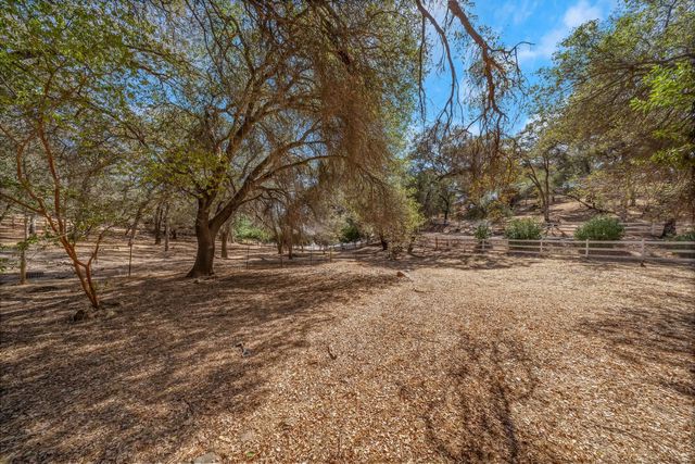 10563 Rim View Circle, Auburn, CA 95603