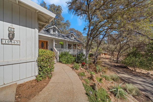 10563 Rim View Circle, Auburn, CA 95603