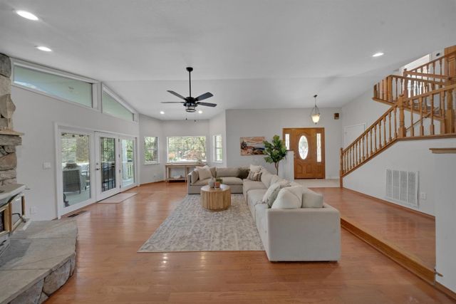 10563 Rim View Circle, Auburn, CA 95603