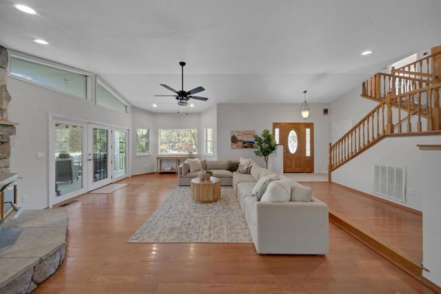 10563 Rim View Circle, Auburn, CA 95603