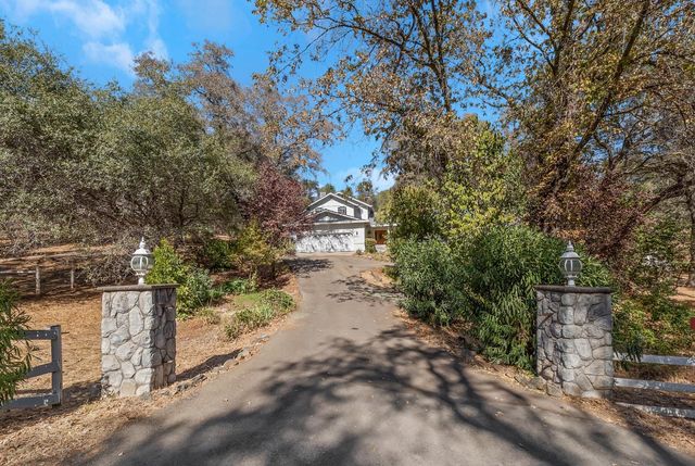 10563 Rim View Circle, Auburn, CA 95603
