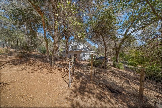 10563 Rim View Circle, Auburn, CA 95603