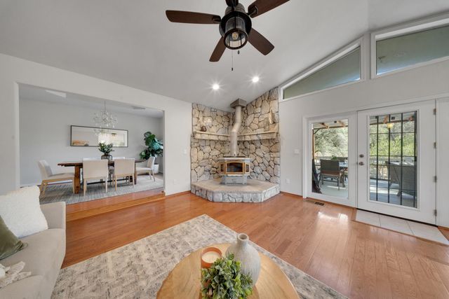 10563 Rim View Circle, Auburn, CA 95603