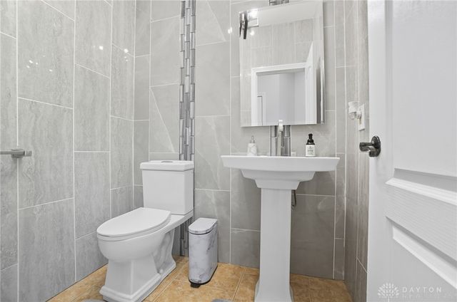 25 Sandelwood Street, Springboro, OH 45066