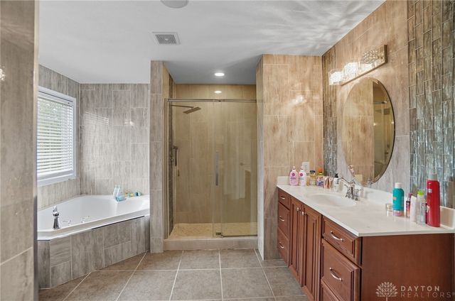 25 Sandelwood Street, Springboro, OH 45066