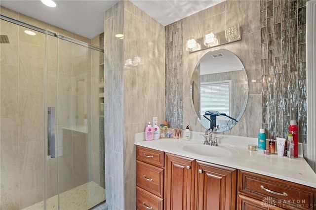 25 Sandelwood Street, Springboro, OH 45066