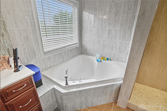 25 Sandelwood Street, Springboro, OH 45066