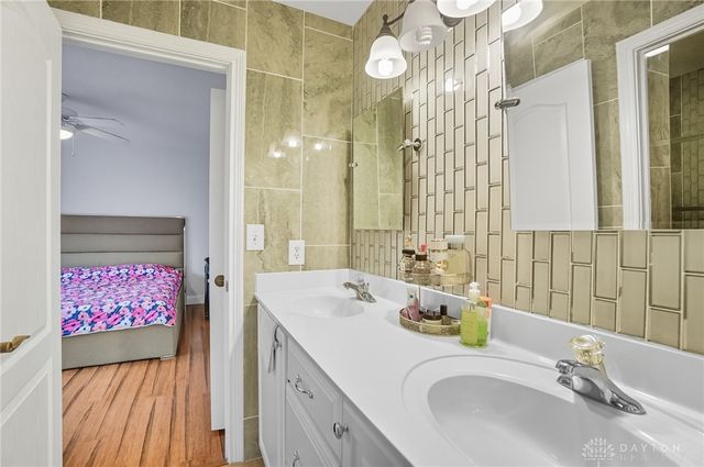 25 Sandelwood Street, Springboro, OH 45066