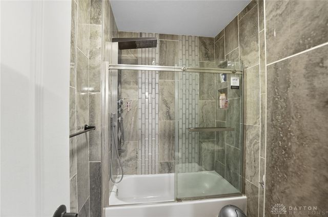 25 Sandelwood Street, Springboro, OH 45066