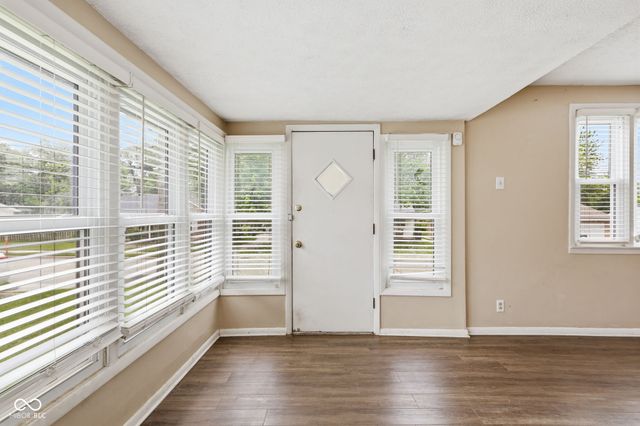 399 N Meridian Street, Greenwood, IN 46143