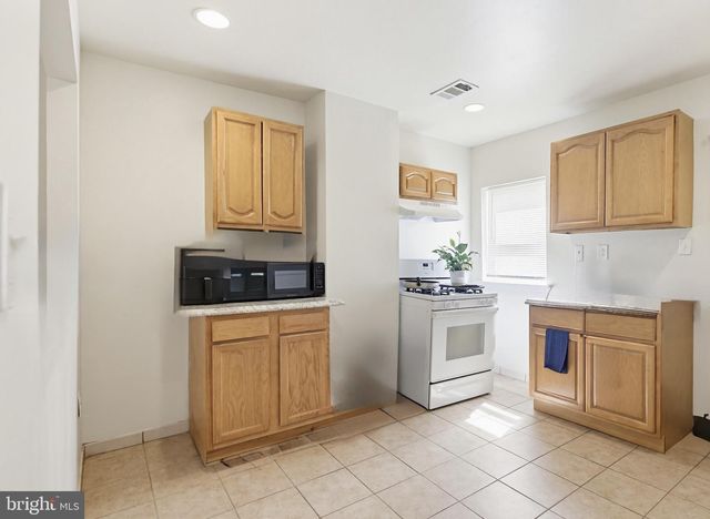 2712 PENNSYLVANIA AVE, Baltimore, MD 21217