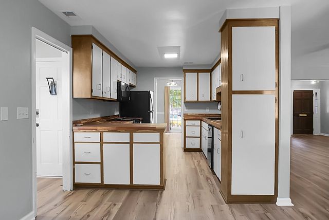 1142 Brookside Drive, Hanahan, SC 29410