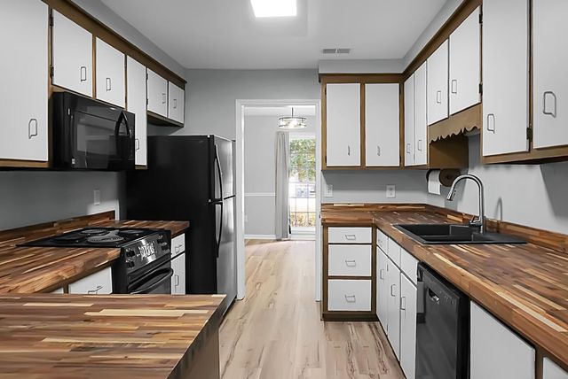 1142 Brookside Drive, Hanahan, SC 29410