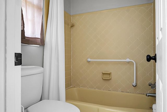 1142 Brookside Drive, Hanahan, SC 29410