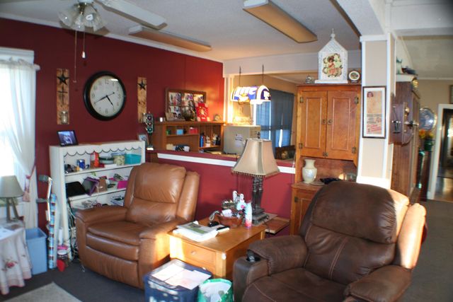 616 N School St, Augusta, KS 67010