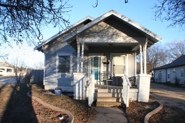 616 N School St, Augusta, KS 67010
