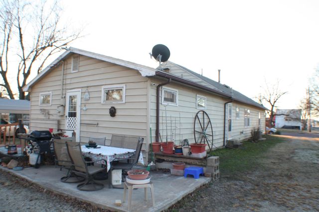 616 N School St, Augusta, KS 67010