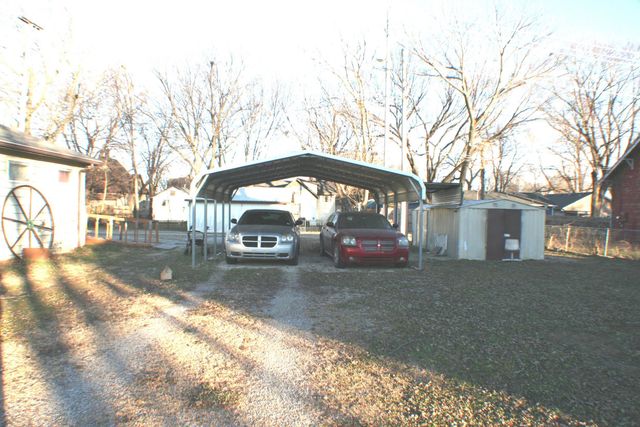 616 N School St, Augusta, KS 67010