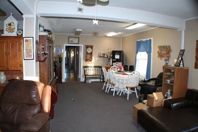 616 N School St, Augusta, KS 67010