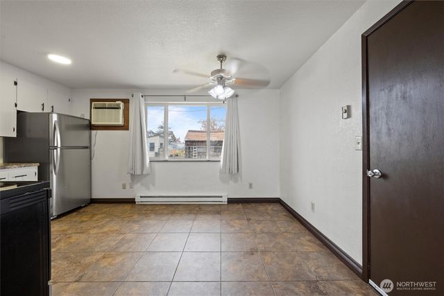 2232 W Spruce St, Moses Lake, WA 98837