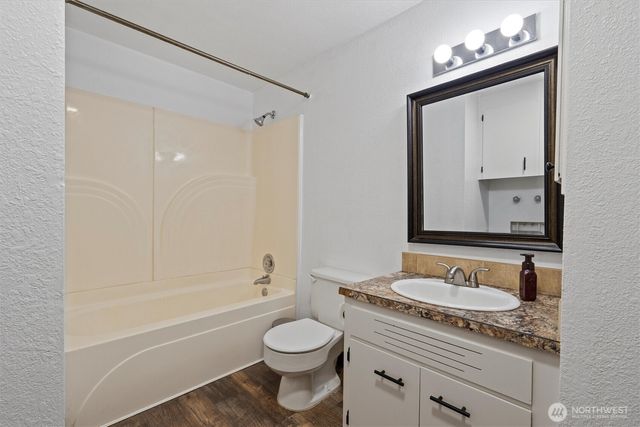 2232 W Spruce St, Moses Lake, WA 98837