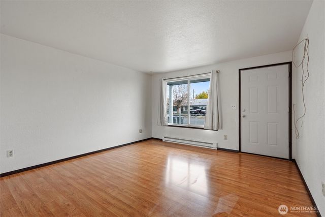 2232 W Spruce St, Moses Lake, WA 98837